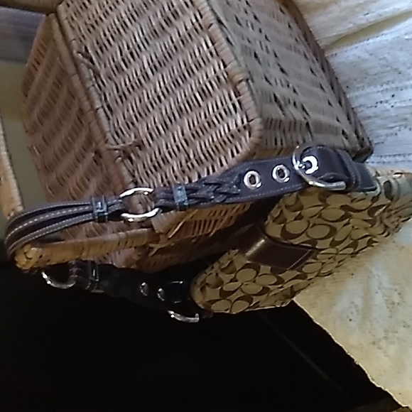 Coach Handbags - Like New Coach Shoulder Purse